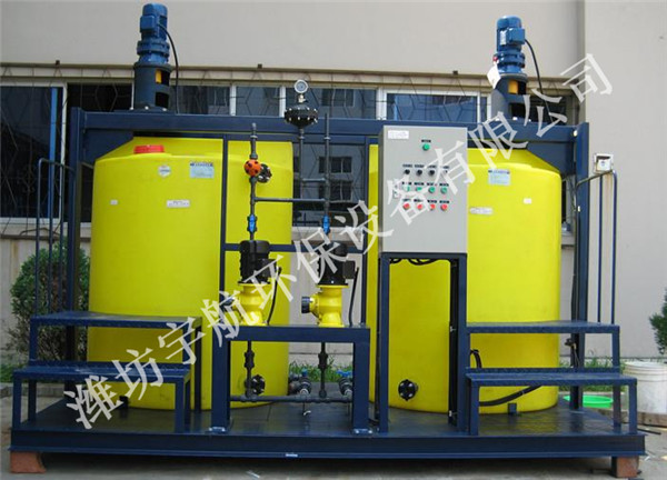 左右桶式加药装置PE